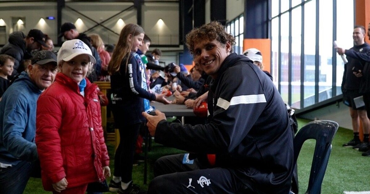 Charlie Curnow King of the kids